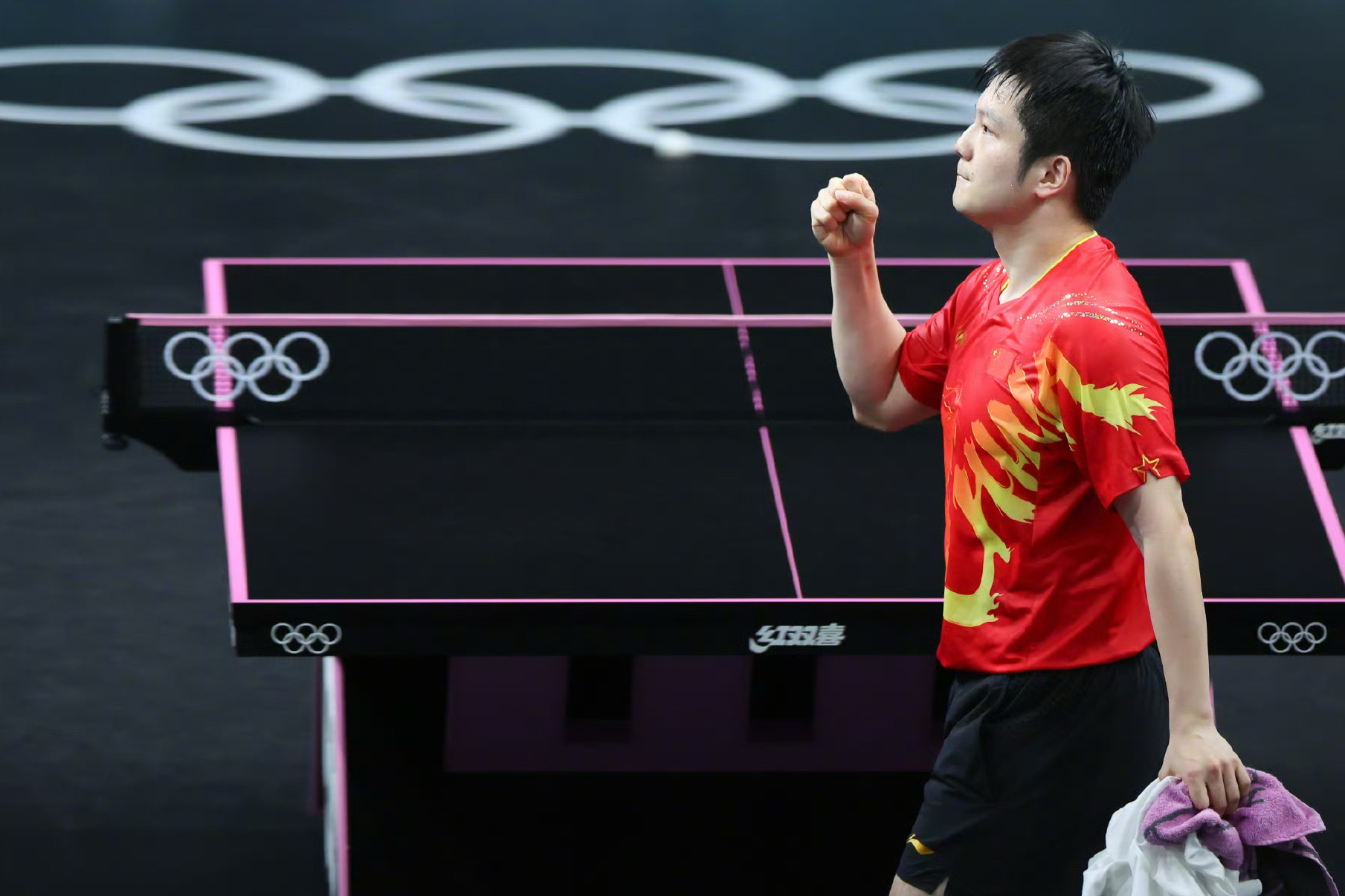 法国队险胜波兰队,奥恰洛夫高光表现 法国队险胜波兰队,奥恰洛夫高光表现