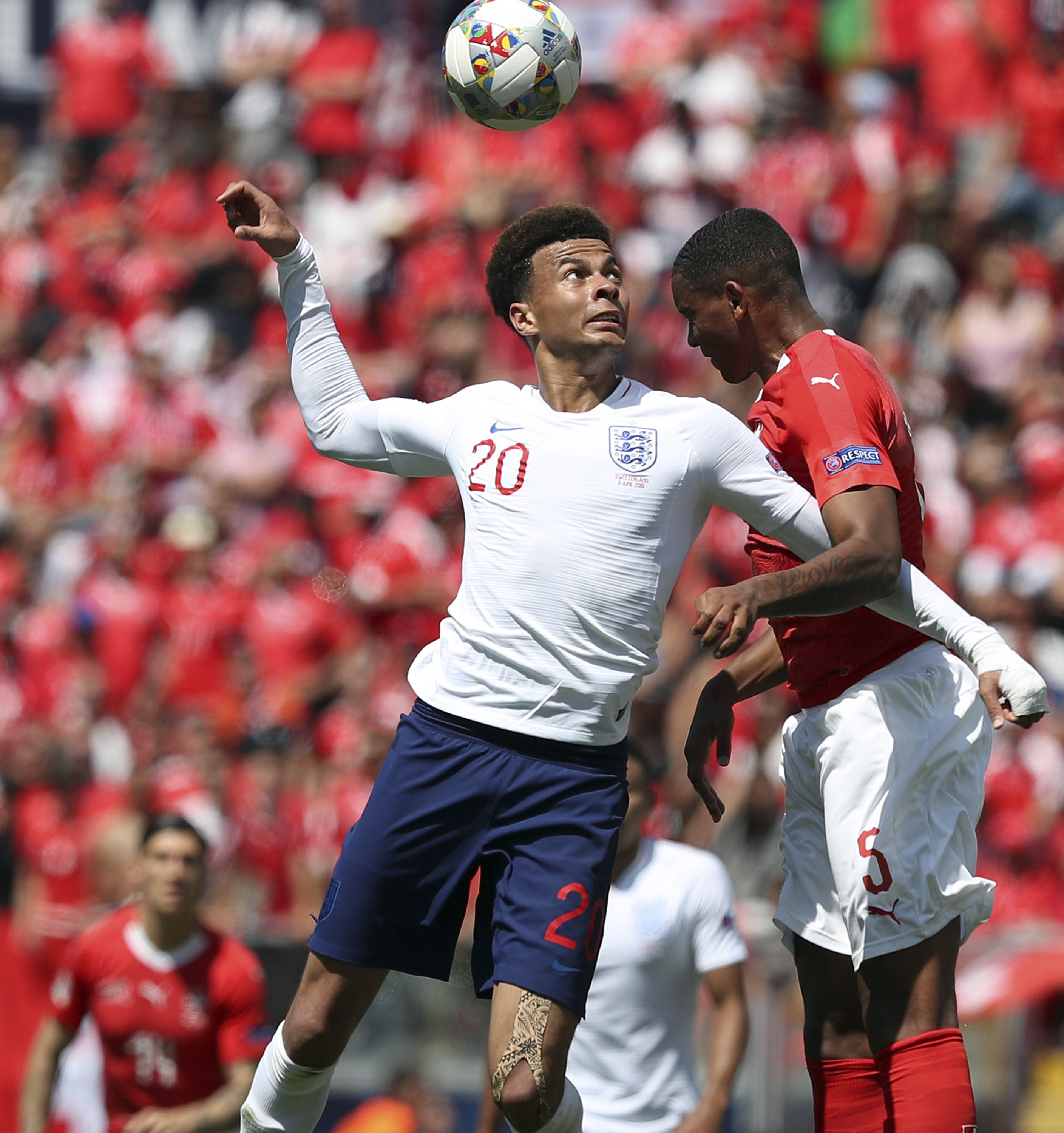 英格兰队险胜葡萄牙队,王皓高光表现 英格兰队险胜葡萄牙队,王皓高光表现