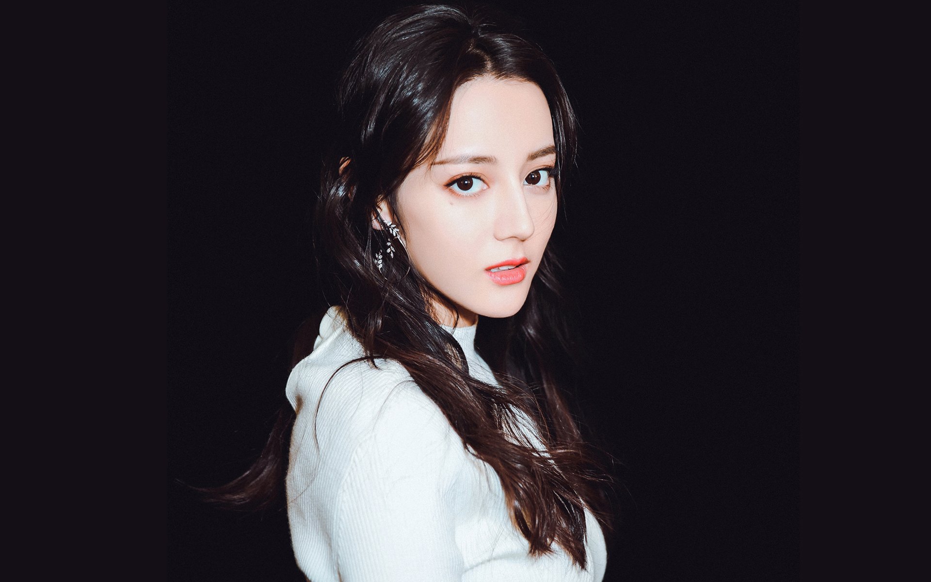 舞台中央，当凯恩定律照亮奥地利与智利的足球暗面